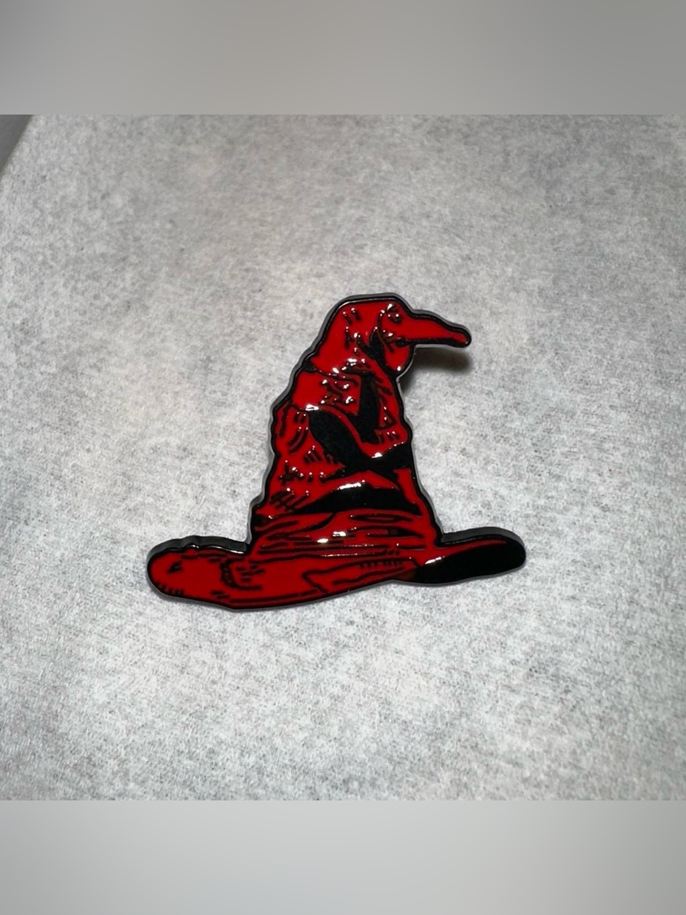 Harry Potter sorting hat brooch pin. Brand new and never used.